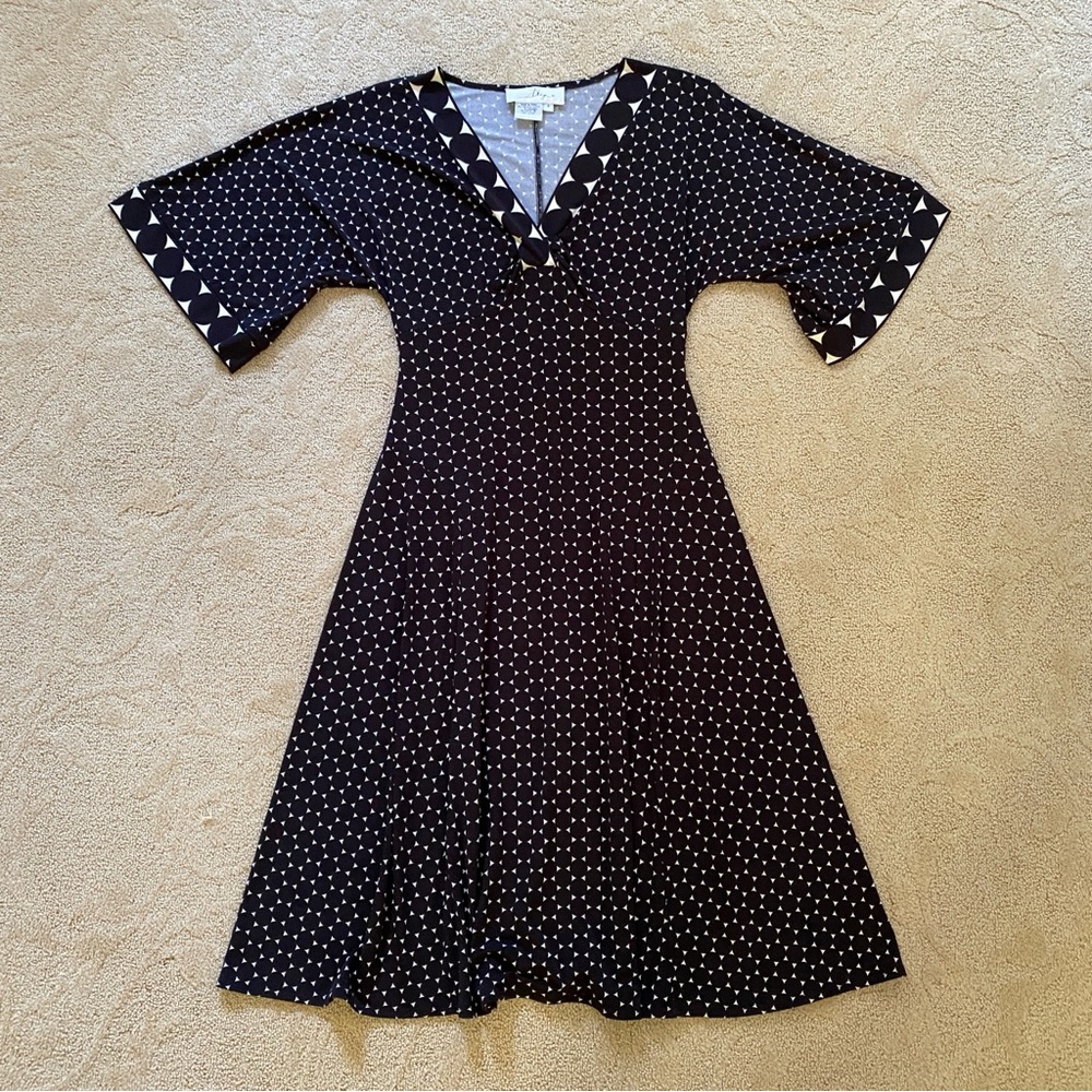 VTG Women’s A-Line Dress Size 4 Black Polka Dot Bell Sleeve Retro Fit Flare Mod